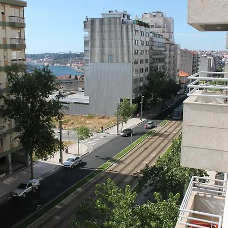 Avenida: Central, Garage, Metro * فيلا نوفا دي غايا